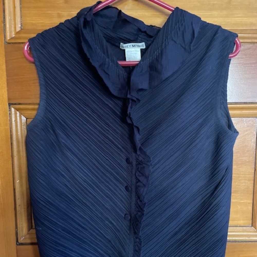 Issey Miyake Vintage Navy Blue Pleated Sleeveless Shirt S/M